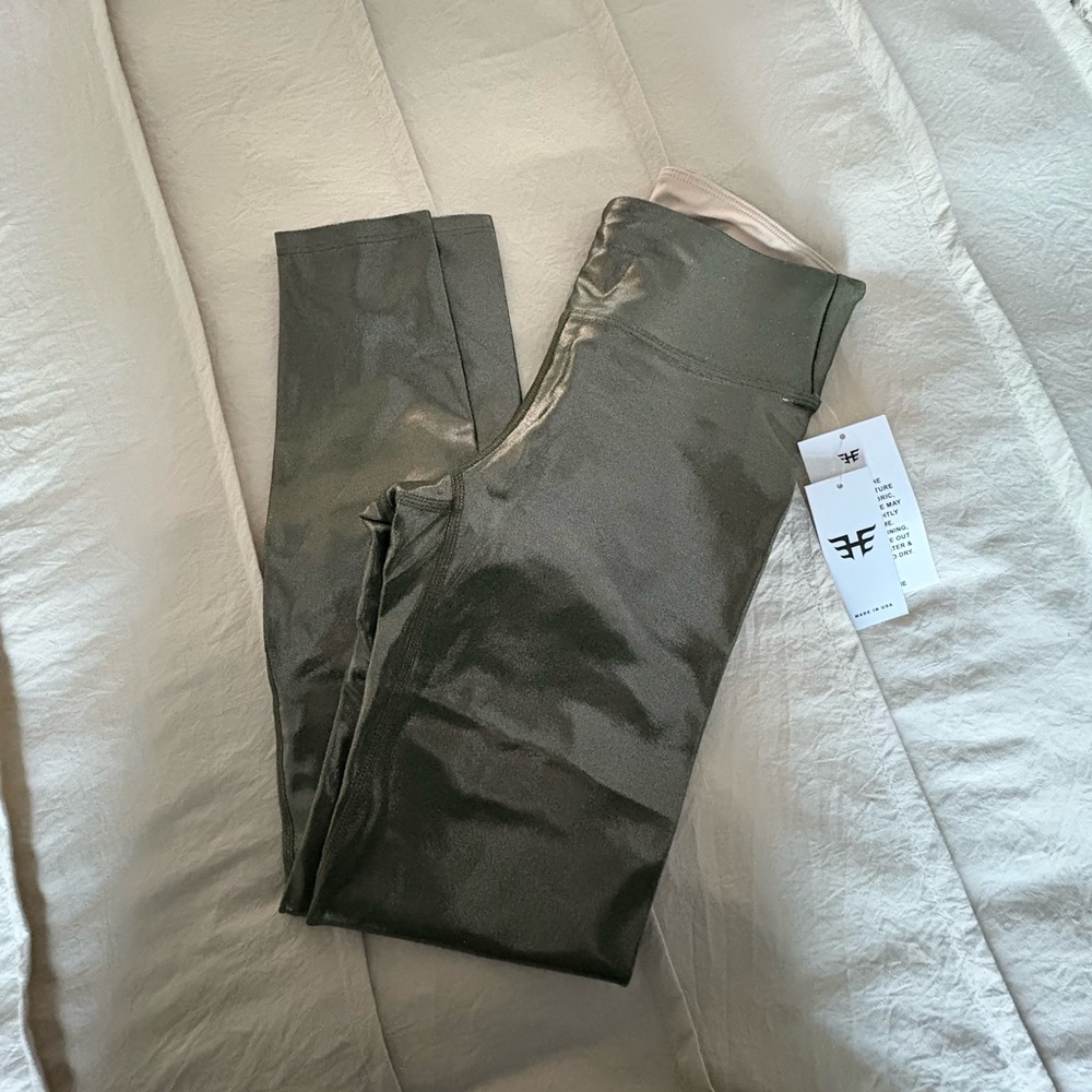 Heroine Sport Marvel Army Glow Leggings